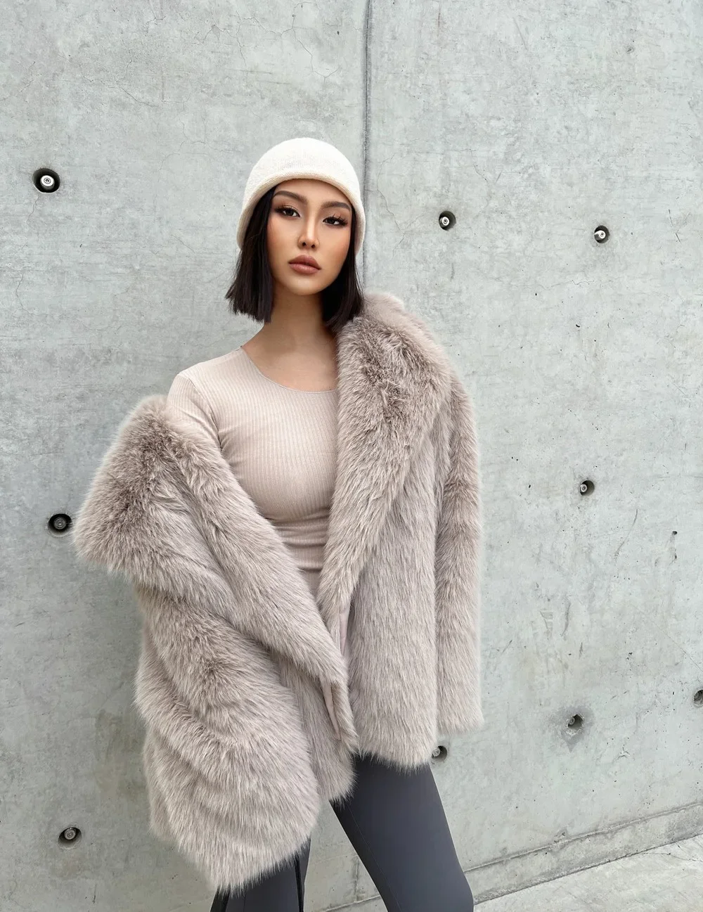 New Autumn Winter Oversized Fur Coat Women Loose Luxury Thick Warm Hairy Faux Fox Fur Coat Women Long Sleeve Fluffy Jacket 2024