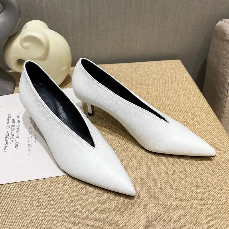 

Сандалии на высоком каблуке с V-образным вырезом. Элитный бренд. Сексуальная официальная одежда. Элегантные женские туфли на толстом высоком каблуке с острым носком. Новый стиль.