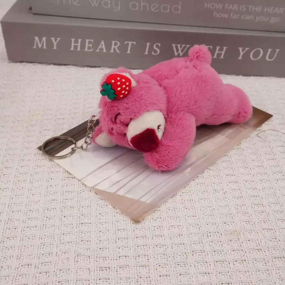 Kawaii Disney weißer Erdbeerbär Lotso Plüsch-Schlüsselanhänger Neues Mädchen Plüschtiere Rucksack Reißverschluss Anhänger Dekoration Geschenk Großhandel