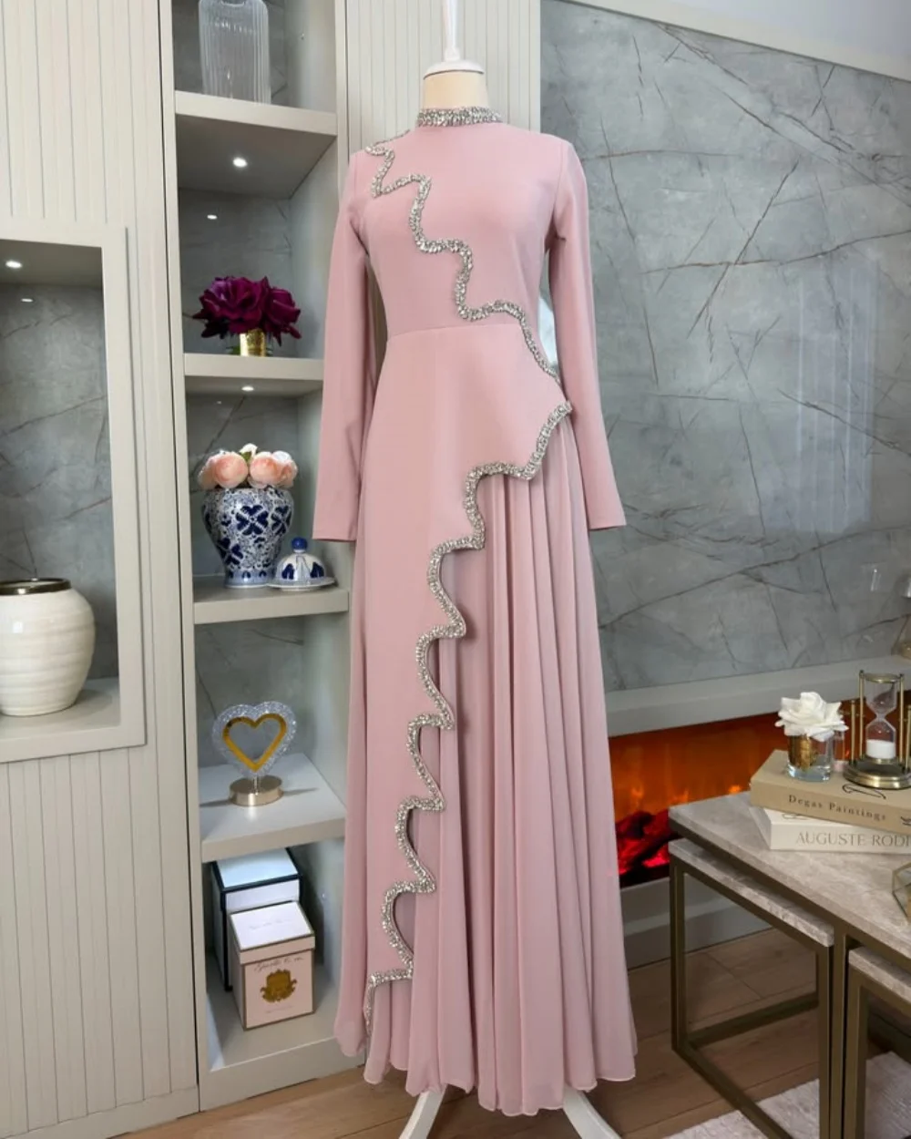 

Customized Modern Style Women Jersey Rhinestone Ruched A-line Evening Dresses Elegant Retro High Collar Long Sleeves Party Gowns