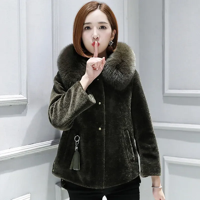 AYUNSUE 2020 Winter Women\'s Fur Coat Short Sheep Shearling Female Jacket Real Wool Coats Natural Fox Fur Hooded 17096 WYQ1182