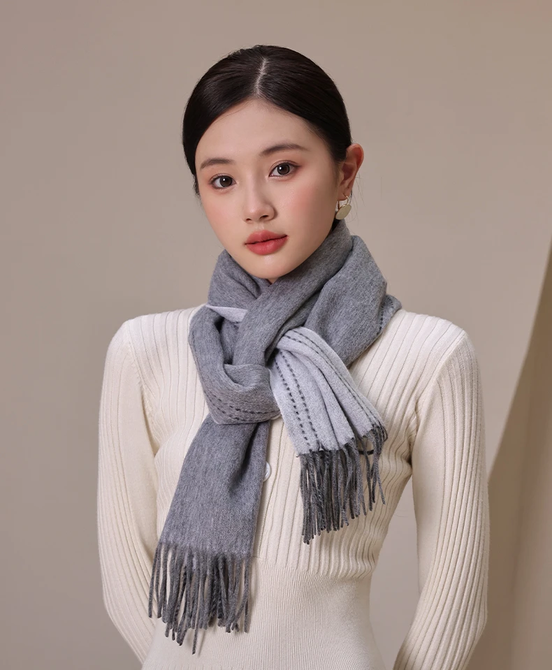 Autumn and winter warm soft wool cashmere scarf gift box for elders