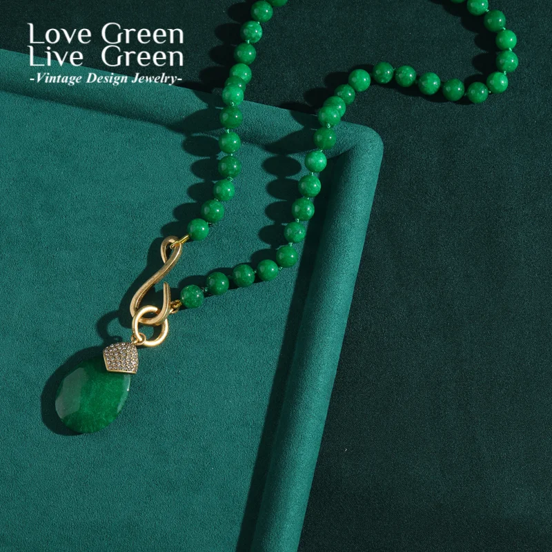 

Vintage Emerald Green Necklace Stone Natural Water Drop Pendant Woman Beaded Gold Color Retro Elegant Luxury Designer Gift 2025