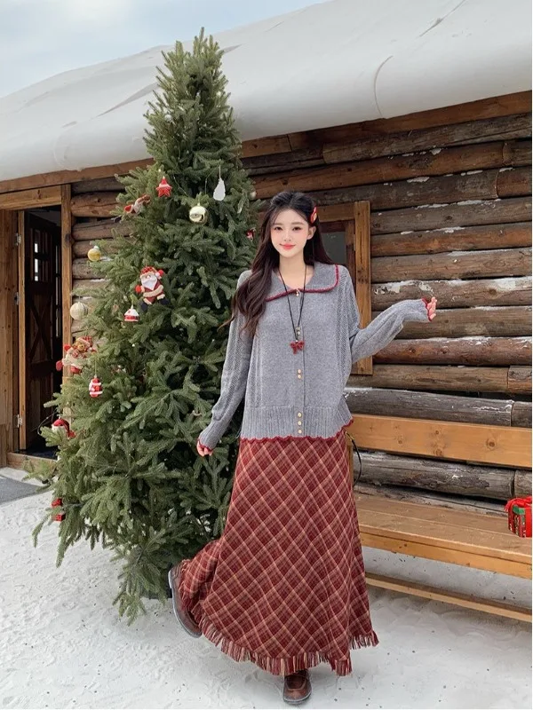 

plus Size Knitted Sweater Coat And Plaid Skirt Set High Waist Slimming Trendy Age-Defying Atmosphere Sensation Outfit