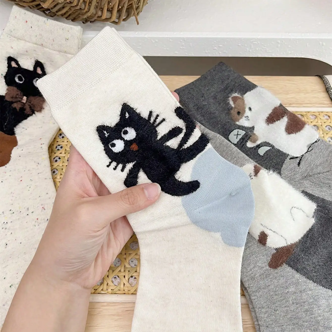 زوج واحد من جوارب الكاحل النسائية اللطيفة على شكل قطة قابلة للتنفس ومثالية للأزياء اليومية