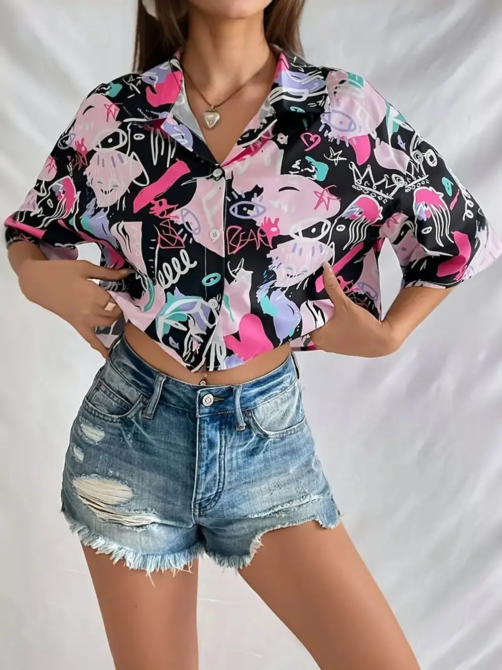 Graffiti Style Women\'s Lapel Shirt Summer New Vacation Casual Fashion Short Shirt 3D Printing Process Loose And Comfortable