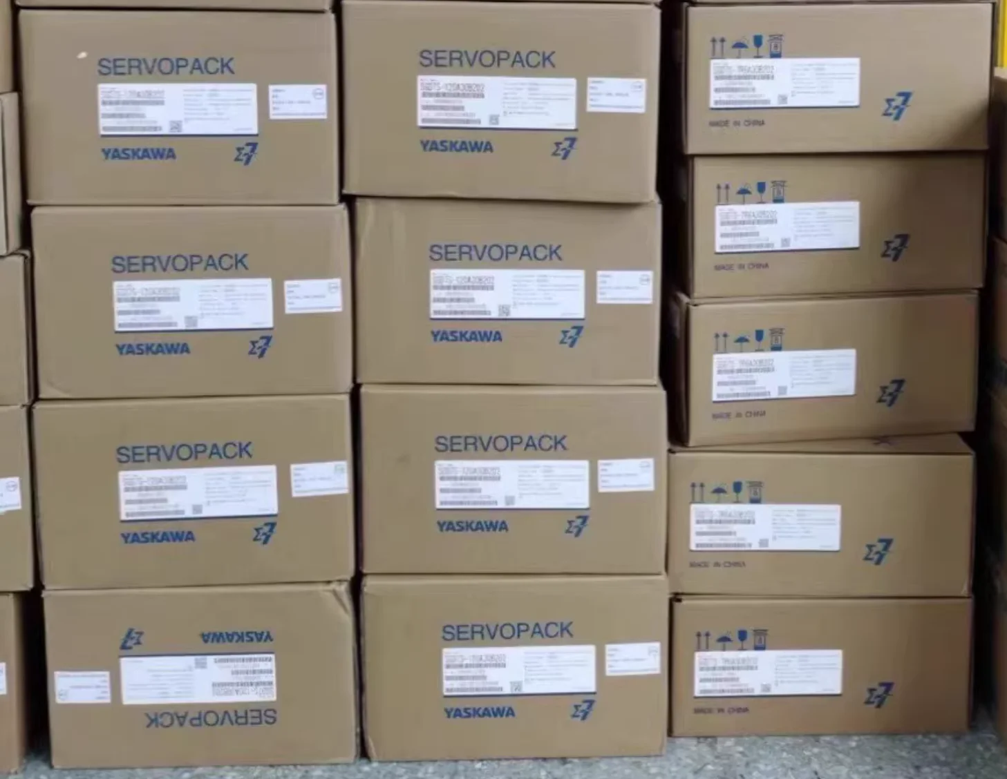 

SGMEV-08DDA61 Совершенно новый серводвигатель, SGMEV 08DDA61, в наличии