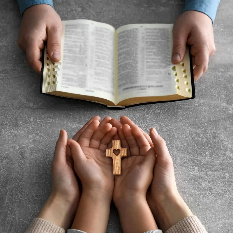 24Set Walnut Wood Wooden Cross Stress Relief Heart Pattern Pocket Cross Fidget Spiritual Symbols Multi-functional Pocket Crosses