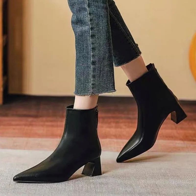 خمر القطن الدافئة النساء حذاء من الجلد موضة أنيقة ساحة تو أحذية الخريف الشتاء كعب سميك المرأة الجوارب القصيرة