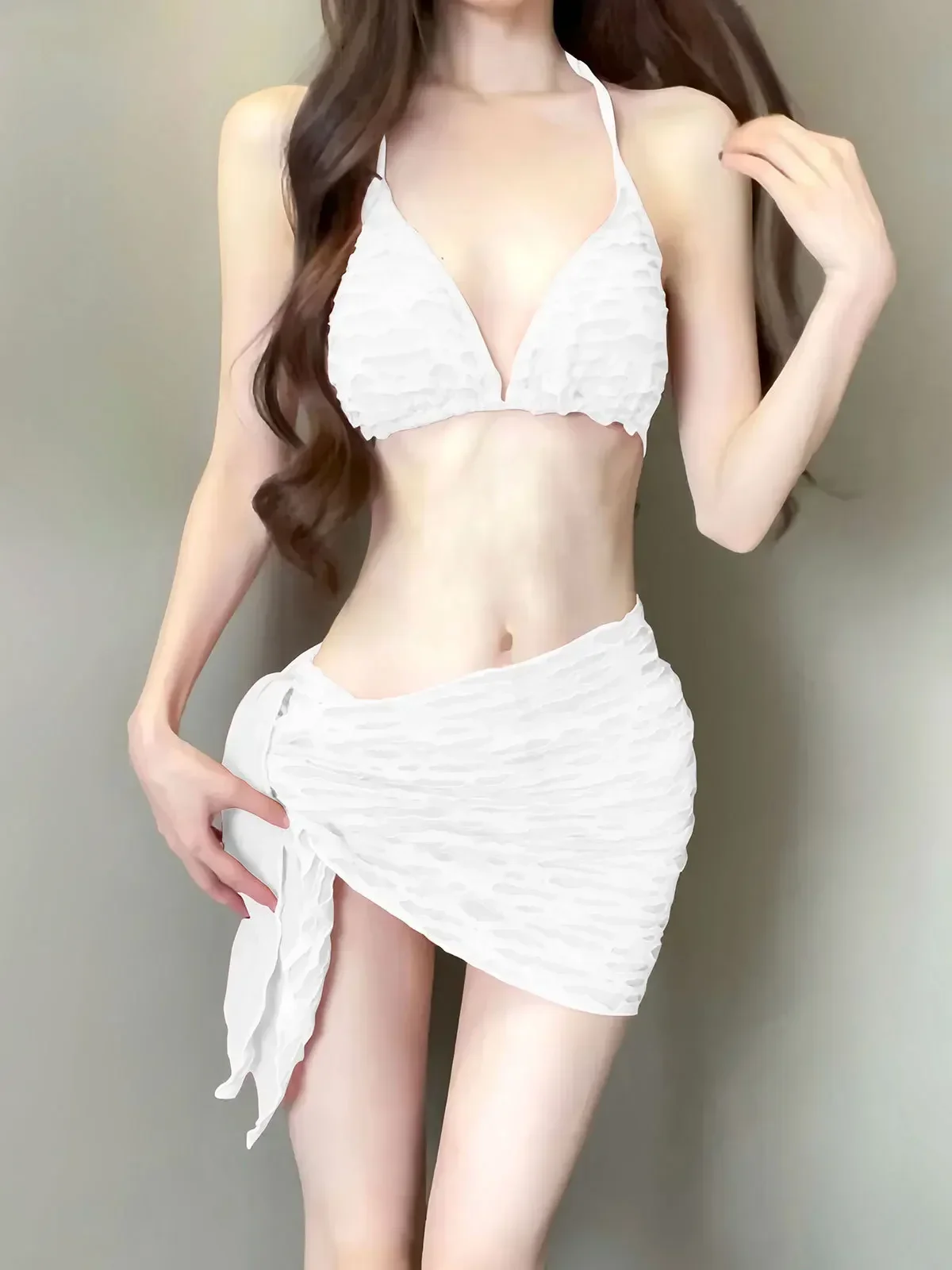 Купальник бикини для женщин, новинка 2024, комплект из трех предметов с разрезом, висит на шее и открывающаяся спина, чтобы показать вес