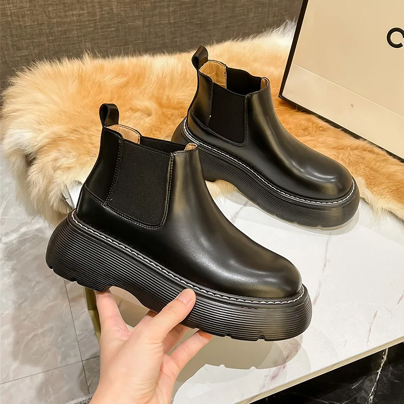 

Smoke tube boots women's 2025 autumn and winter new soft leather thick soled short boots with velvet Chelsea boots British boots