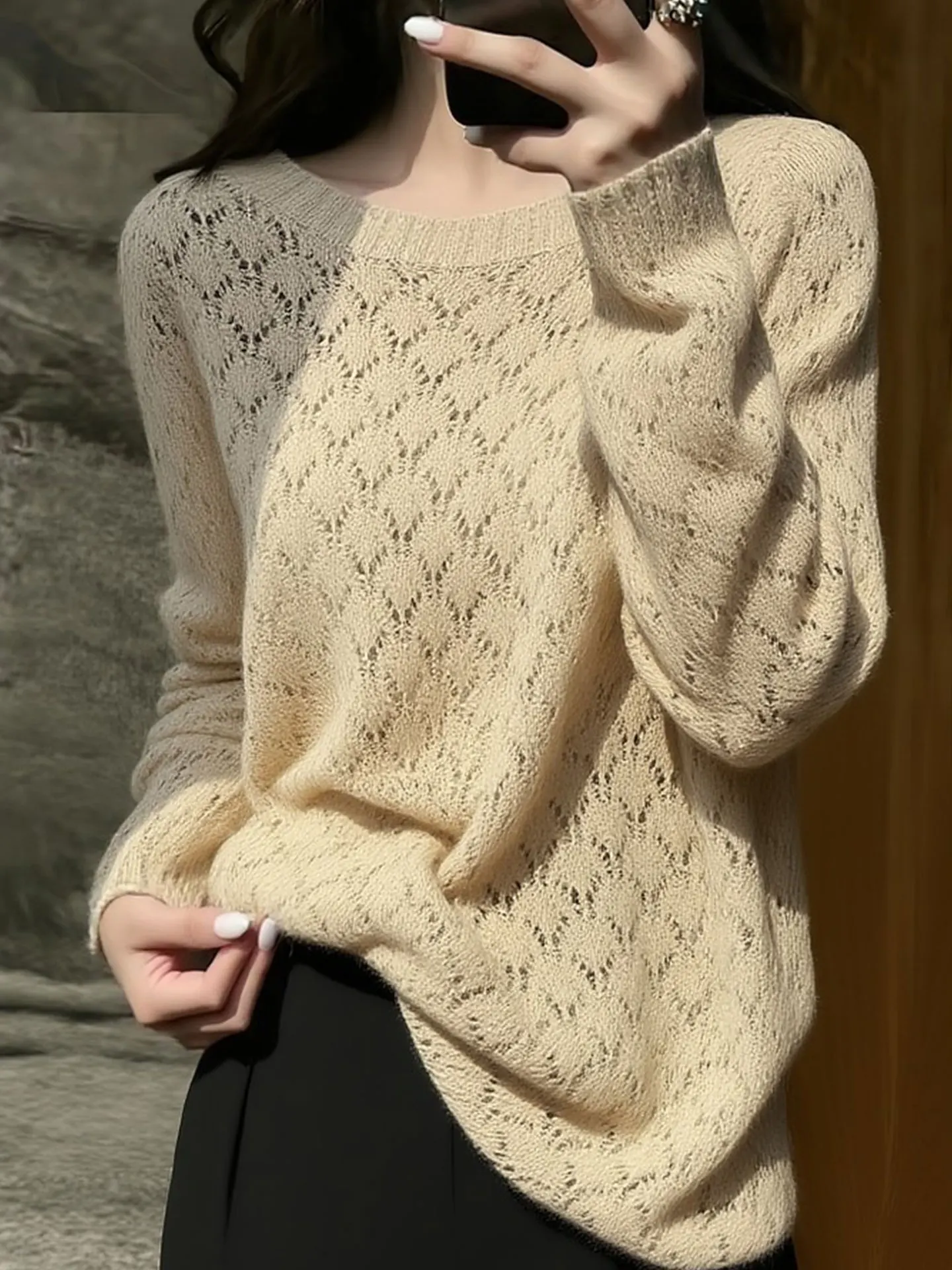 

Вязаный свитер в европейском стиле с длинными рукавами и ажурным узором, зимний, свободного кроя, комфортный, средней плотности, с круглым вырезом, шерстяной.