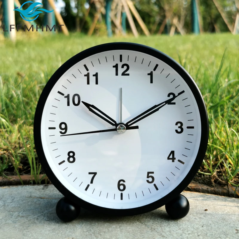 

Modern Fashion Round Shape Pointer Analogue Clock Old-fashioned Mute Nightlight Desktop Bedroom Metal Clock Home Decoration