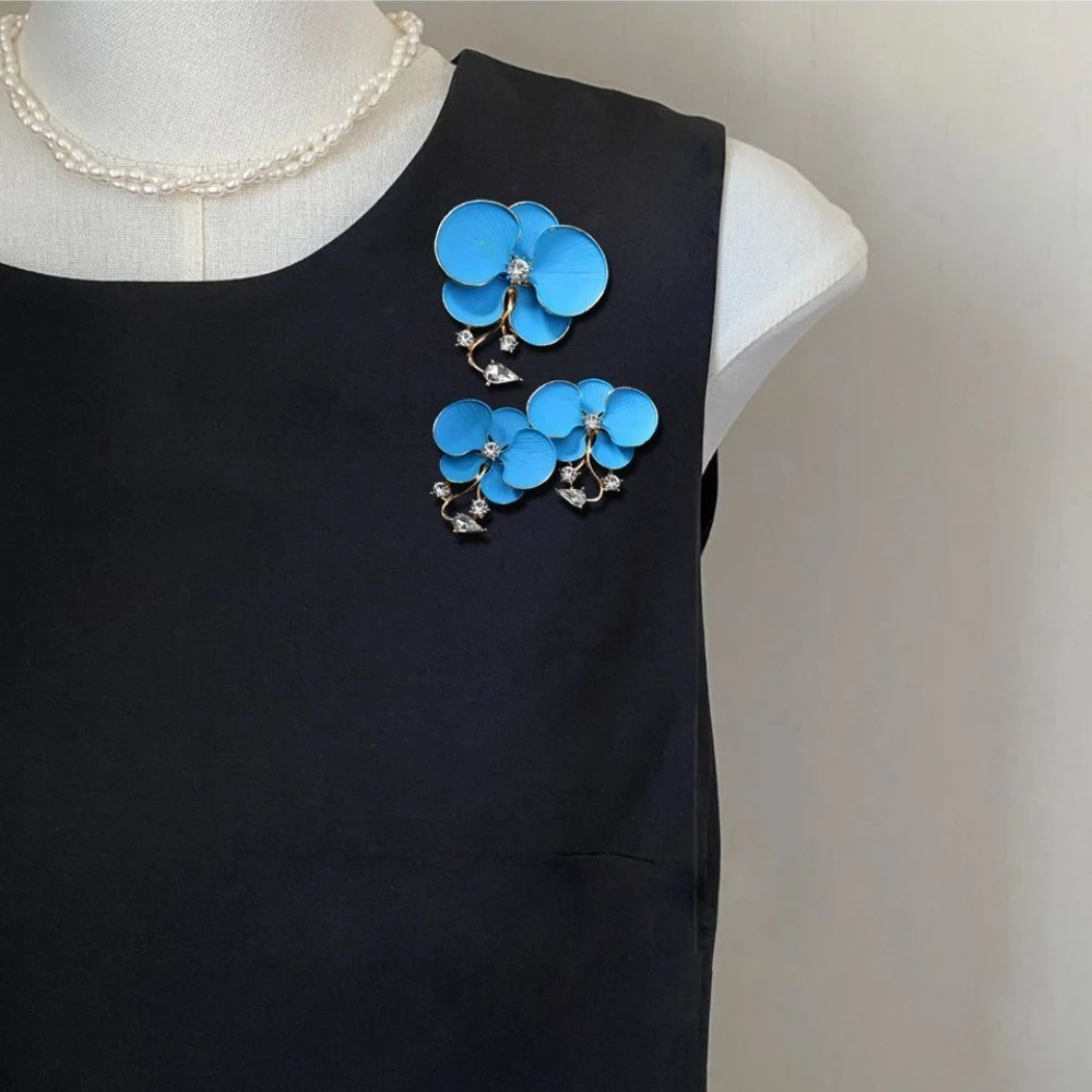 Charm Chinese-style Rhinestones Blue Orchid Flowers Plant Brooch for Women Cheongsam Hanfu Accessories Multi-functional Jewelry