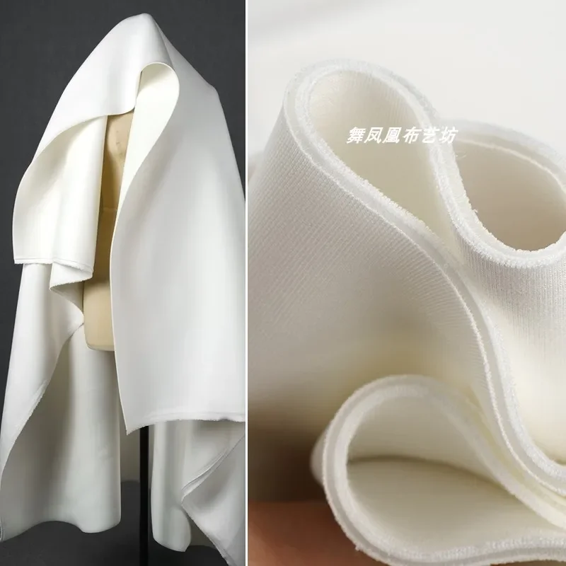 

Белая утолщенная ткань из космического хлопка с двойным воздушным слоем, приятная для кожи, прочная, стильная, для пошива одежды, ткань на метры