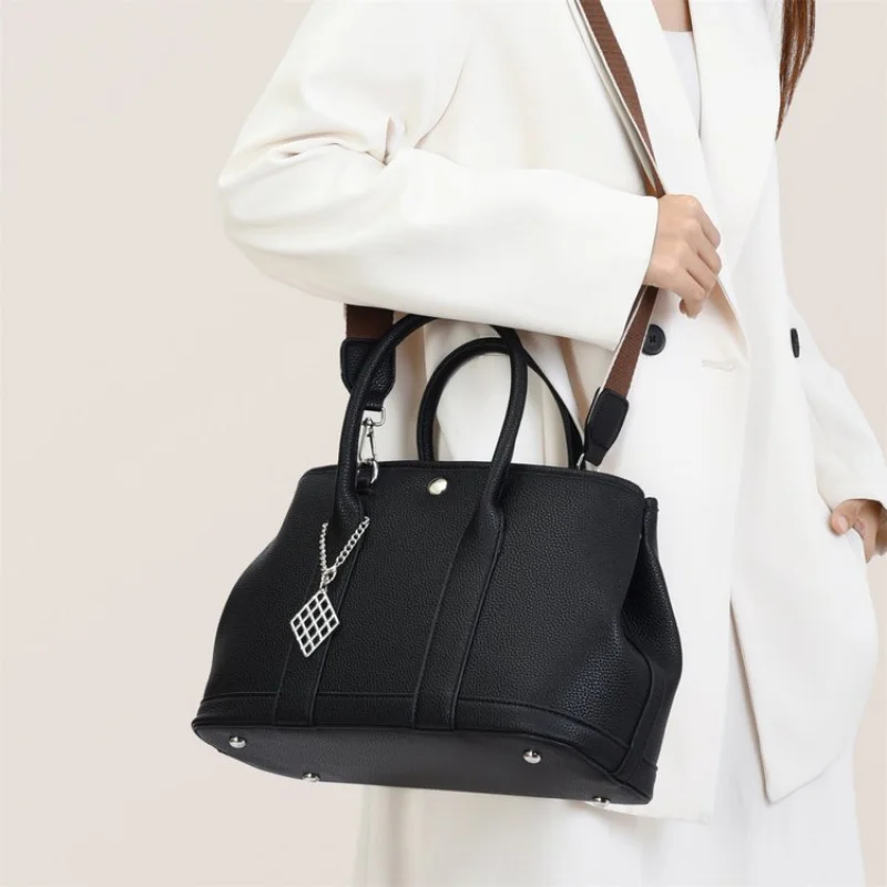 

Popular Classic Leather Women's Handbag High-End Luxury Brand Trendy Elegant Daily Vintage Commuter Bag​