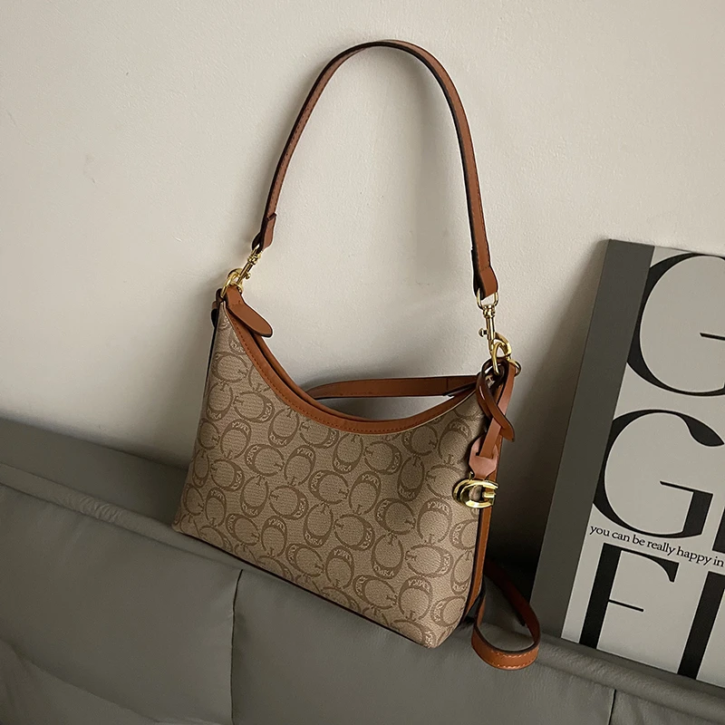 

Mom' Bag Elegant Classic Shoulder Bag For Women - Leather Crossbody Bag From Luxury Brand By Famous Designer