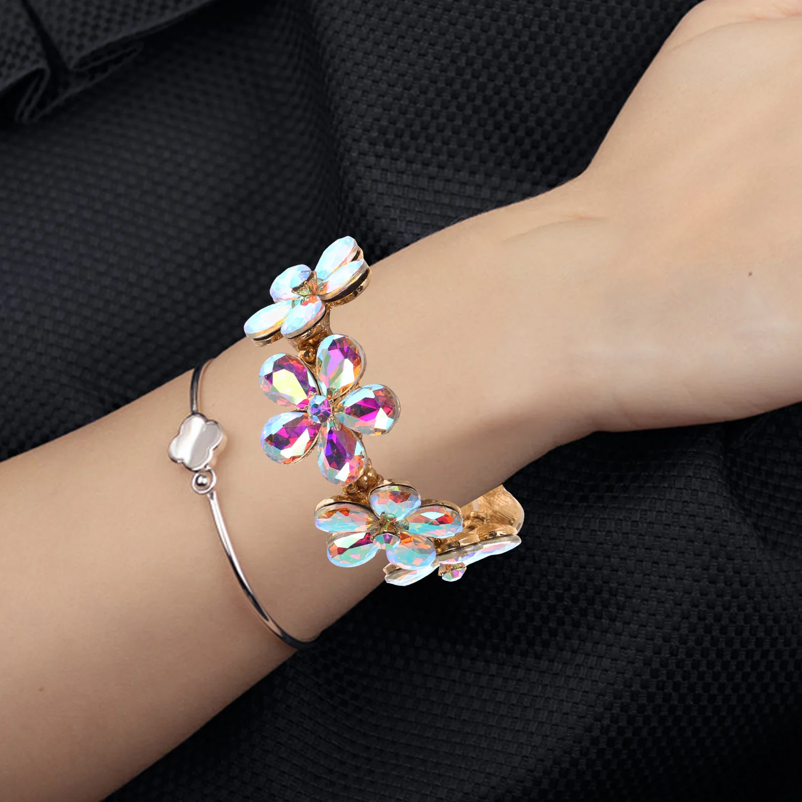 

Glass Crystal Flower Elastic Bracelet Stretch Bangle Feminine Elegant Wrist Decoration for Party Wedding Glass Crystal Bracelet