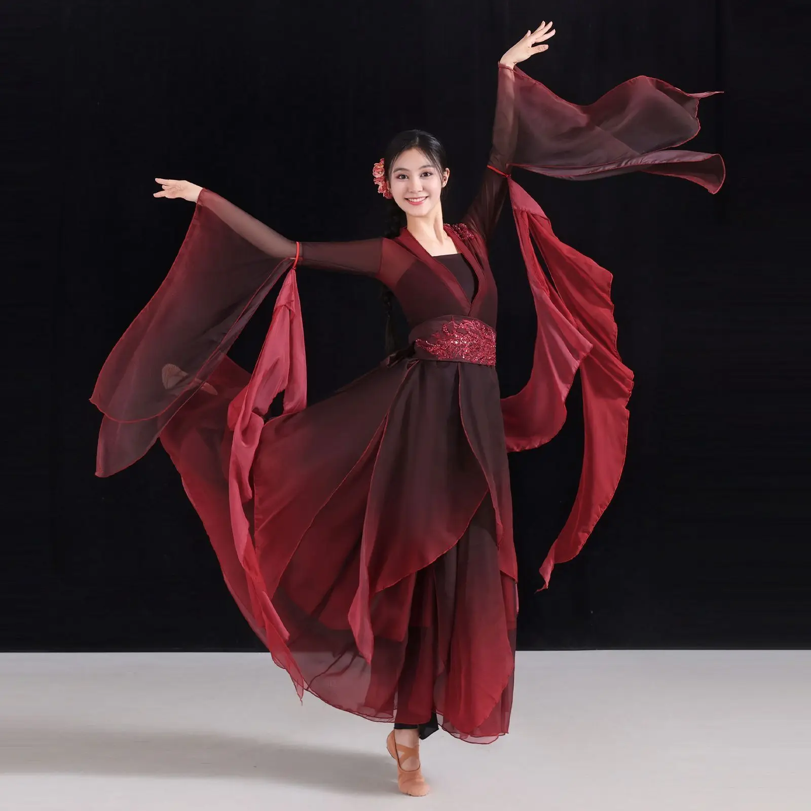 

2025 New Classical Dance Costume Performance Outfit Large Swing Skirt Rhythm Flowing Gauze Chinese Style Performance Set