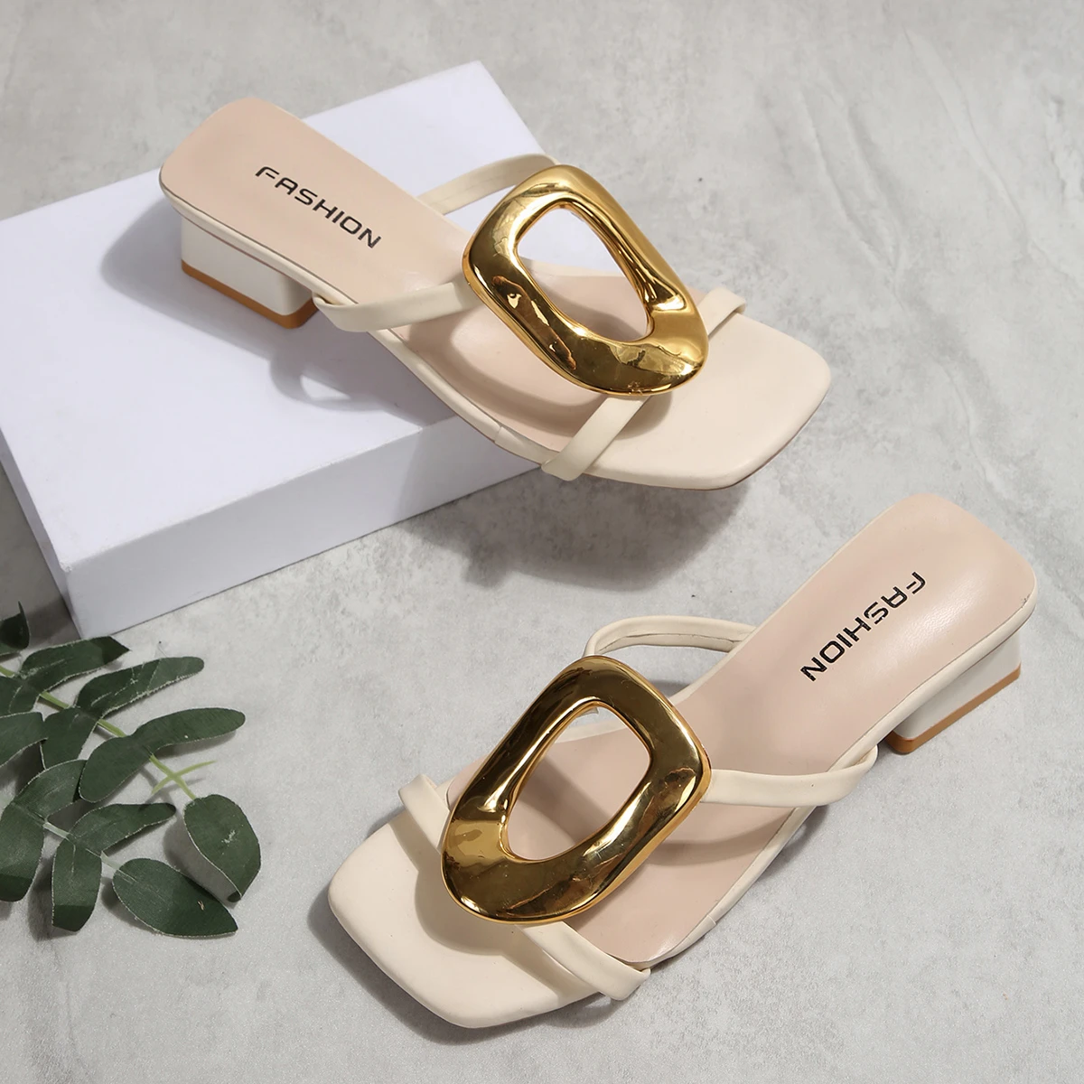 Sexy Designer Wedding Shoes Elegant Women Sandals Medium High Heels Open Toe Luxury Fashion Party Women Shoes Zapatos De Mujer