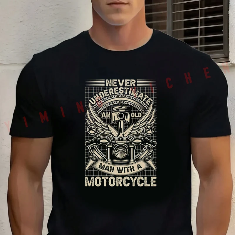 

Never Underestimate An Old Man With A Motorcycle T-Shirt Men‘s Cotton Summer Short-sleeved Casual Streetwear Tops Tee