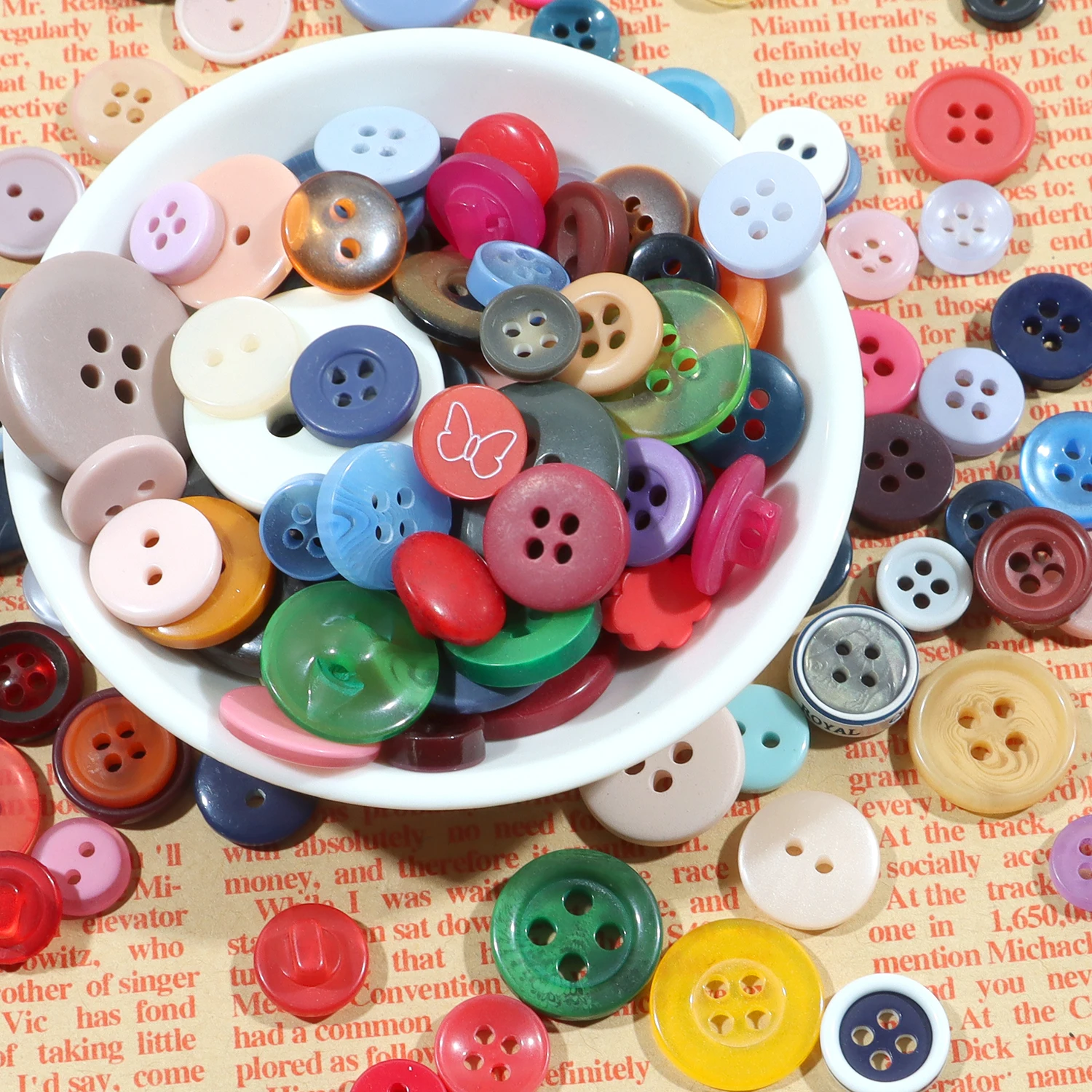 50–100 zufällig gemischte Farben, Katzenaugen-Knopf mit vier Augen, kreisförmige Harz-Nähknöpfe, zum Selbermachen schneiden und kleben mehrfarbig
