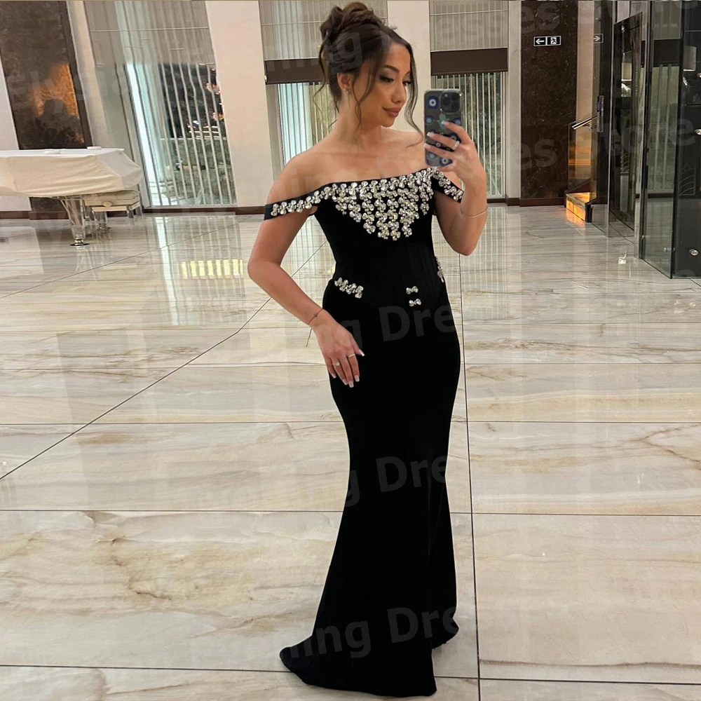Elegante schwarze Meerjungfrau-Abendkleider für Damen mit Perlen, maßgeschneidert, فسات PreBook Prom-Abschlussball-Kleider aus der Schulter