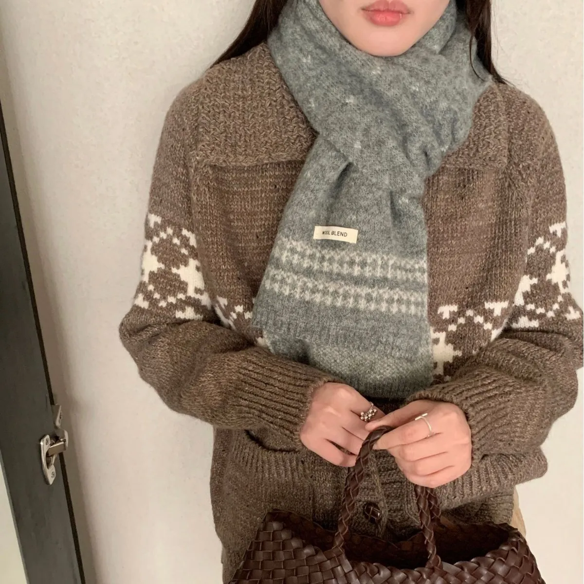 Women's Wool‑Blend Fair Isle Scarf, Snowflake Knitted Neck Warmer Retro Soft Cozy Warm Shawl, Versatile Winter Fashion Accessory