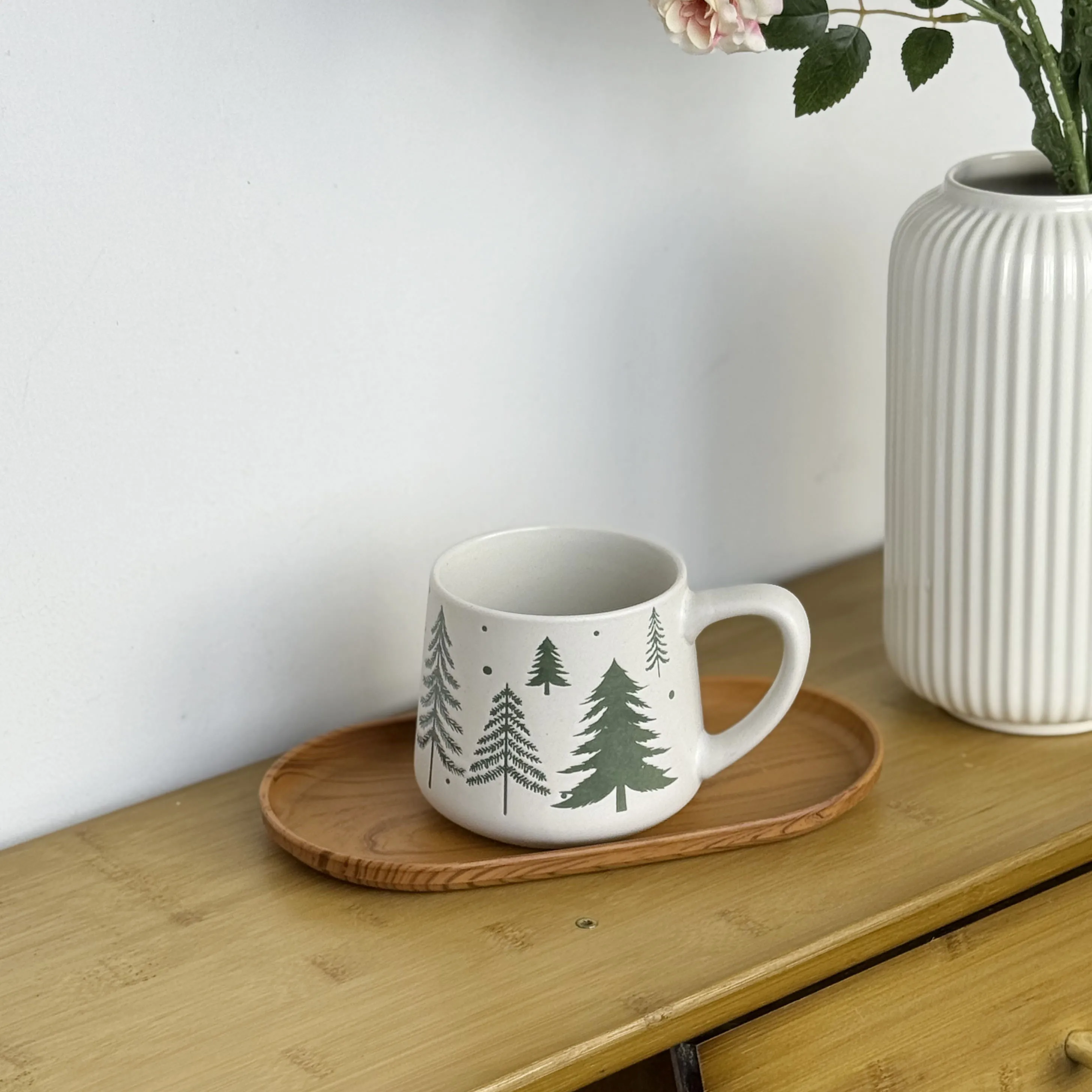 

Retro Hand-Painted Ceramic Mug for Women Office Milk Coffee Cup Simple Design High Aesthetic Value No Lid Single Ear Handle