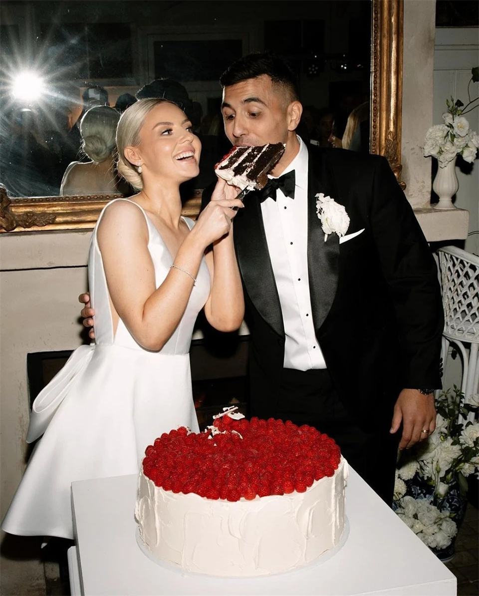 Maßgeschneidertes 2025, Tank mit V-Ausschnitt über dem Knie, große Fliege, A-Linie, schlichtes, rückenfreies Satin-Abendkleid, Partykleid, formelles Abschlussballkleid