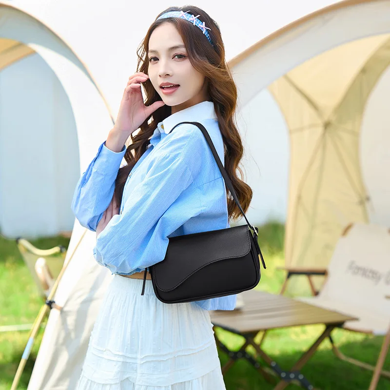 

2025 New Arrival Simple Versatile Single Shoulder Bag Retro Square Mini Bag With Unique Wavy Cover Design For Women