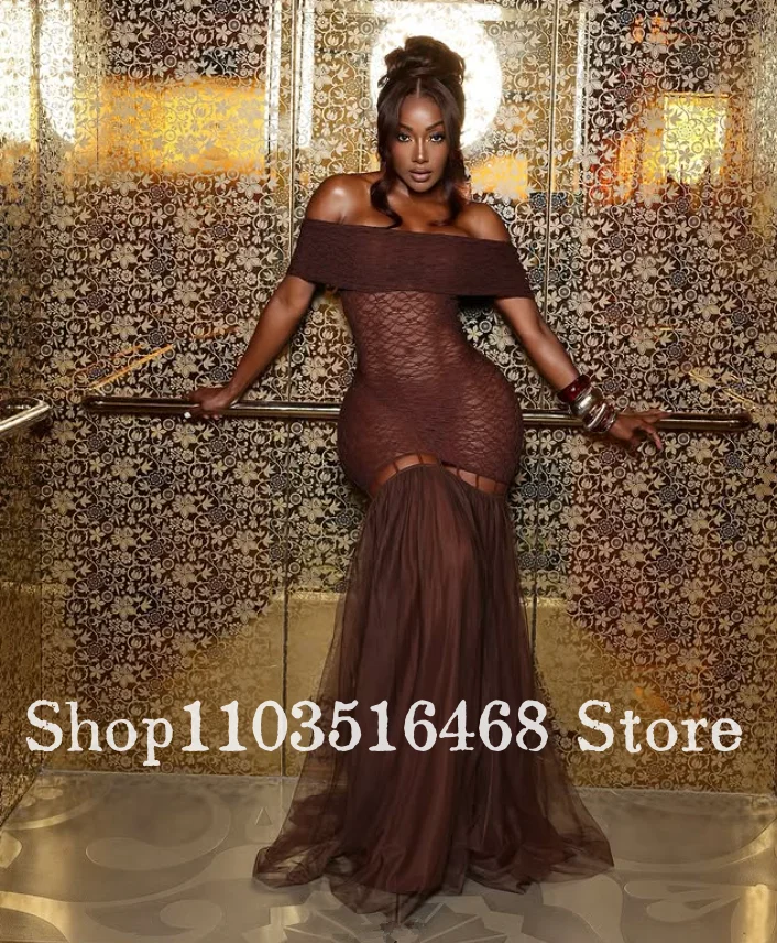 Schulterfreies Abendkleid mit transparentem Tülldesign mit Schlangenmuster und abnehmbarem Fischschwanz. Maßgeschneidert