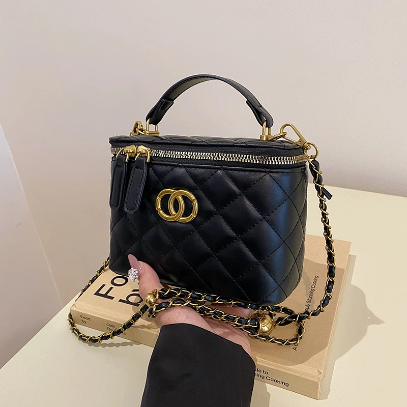 

Stylish Luxury Handbag For Ladies In Leather, Shoulder And Messenger Bag Style, Classic Elegant Design By Famous Designer