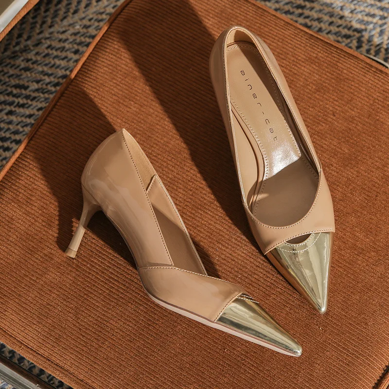 

Туфли-лодочки Bloomsteps [Sheepskin] на высоком каблуке для женщин: с неглубоким вырезом, острым носком, цветными блоками, из лакированной кожи