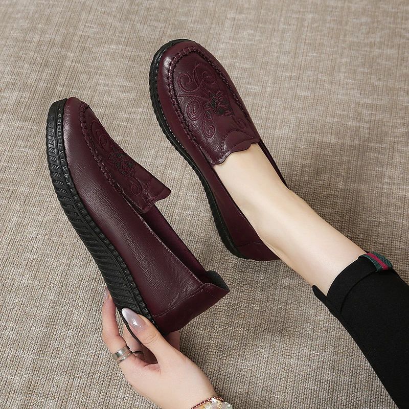 Vintage scroll flower embroidered faux leather slip-on loafers, smooth wrinkled leather upper,lightweight daily outdoor flats - view 2