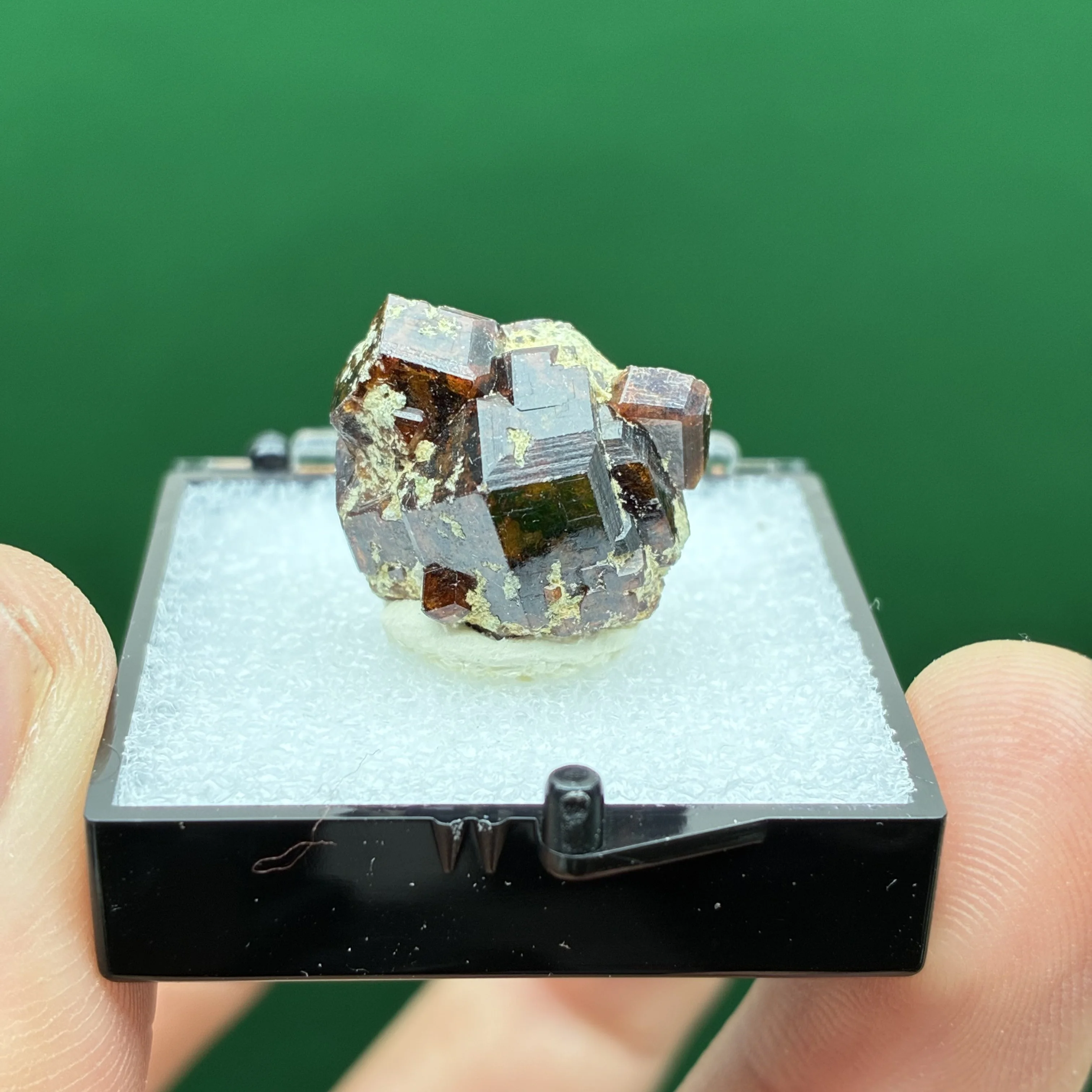 A1-1A 1PCS 100% Natural Andradite Stones and Crystals Healing Crystals Quartz Gemstones Box size:35*35*35 mm