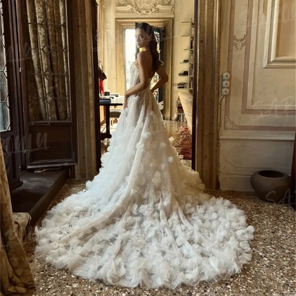 3D Tulle Floral Appliques Wedding Dress With Side Slit Spaghetti Straps Court Tail Tailored Made Bride Dresses New 2024 Bridal