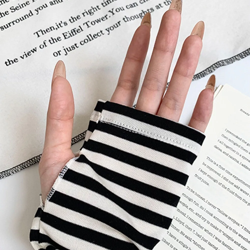 

Cute Arm Protection Striped Ice Sleeves Loose Anti-UV Sunscreen Sleeve Thin UV Insulation Summer Cycling Sleeves Summer