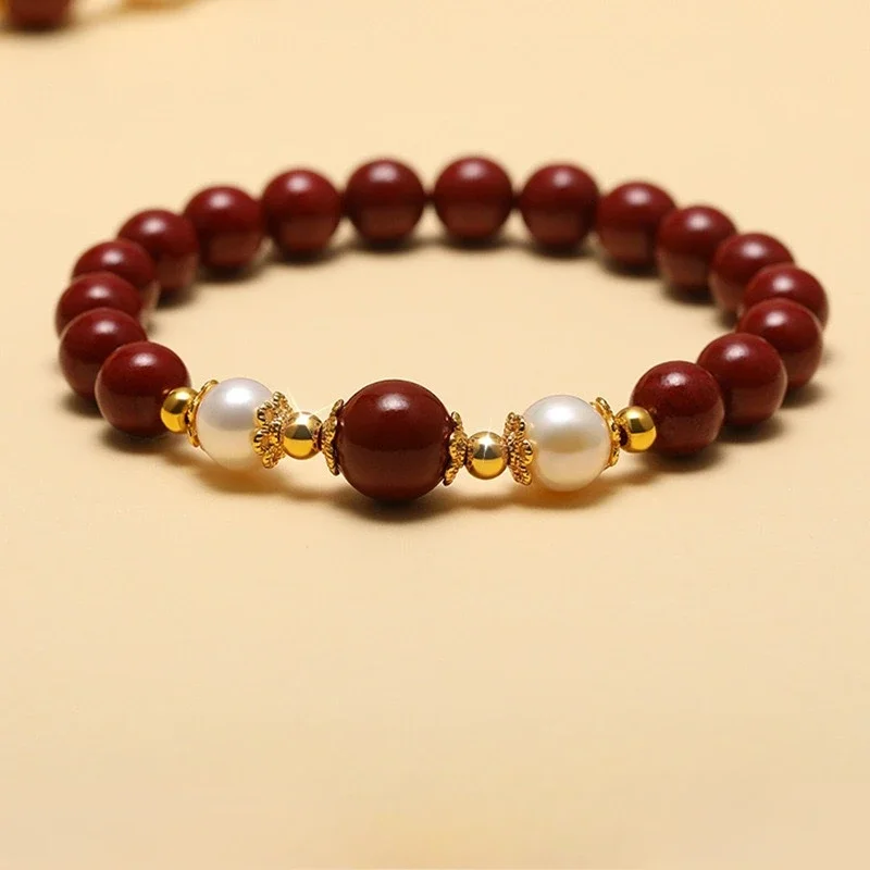 The new cinnabar bracelet is simple and versatile, fashionable and new.