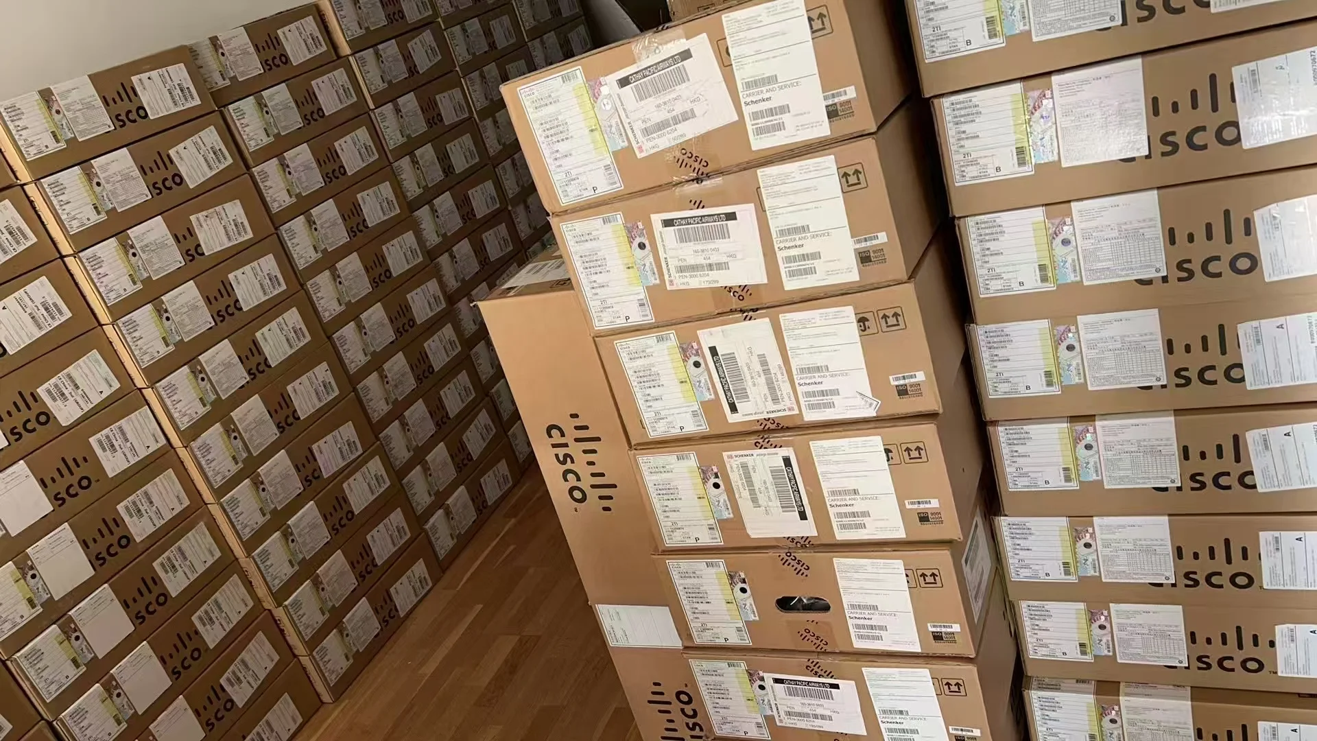 C1300-48P-4X Cisco Switches 48x 10/100/1000 PoE+ Ports Switch cisco