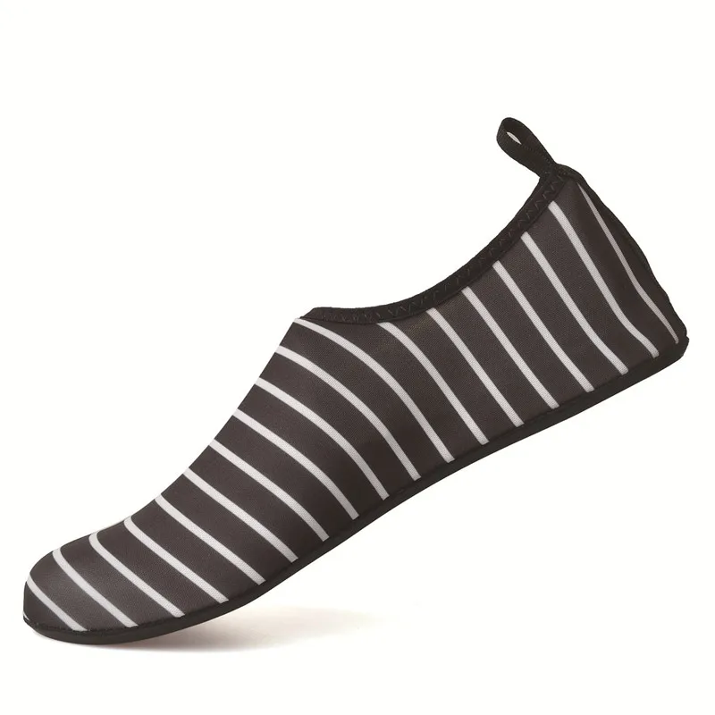 Scarpe da spiaggia Unisex uomo donna scarpe da Wading scarpe da nuoto ad asciugatura rapida scarpe da Fitness Yoga uomo a piedi nudi all'aperto Chaussure Homme