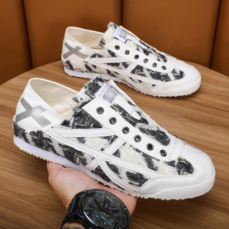 

Men Classic Canvas Casual Shoes Men Fashion Breathable Walking Sneakers Lightweight Slip on Men Sport Tennis Shoes Couple Flats Sneakers