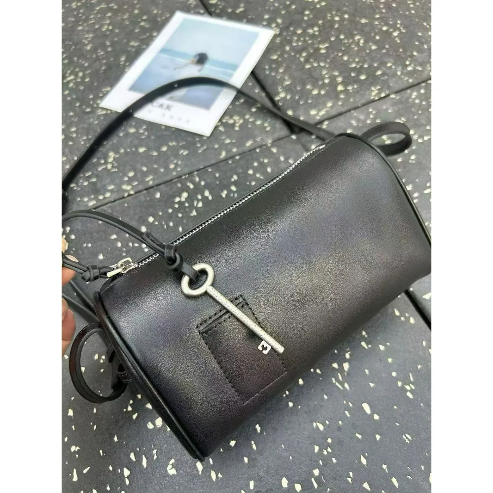 High-quality Pen Holder Bag, New Old Money Wind Handbag, Women's Temperament, Underarm Fashion Texture Unique Key Insert