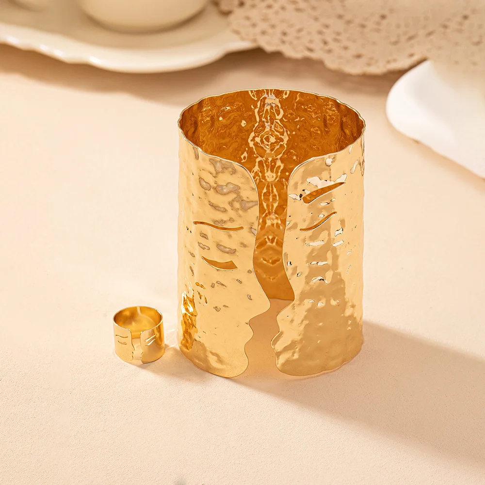 

European and America Retro Exaggerated Human Face Bangle and Ring 2PCS Set of Women's Temperament Jewelry Set