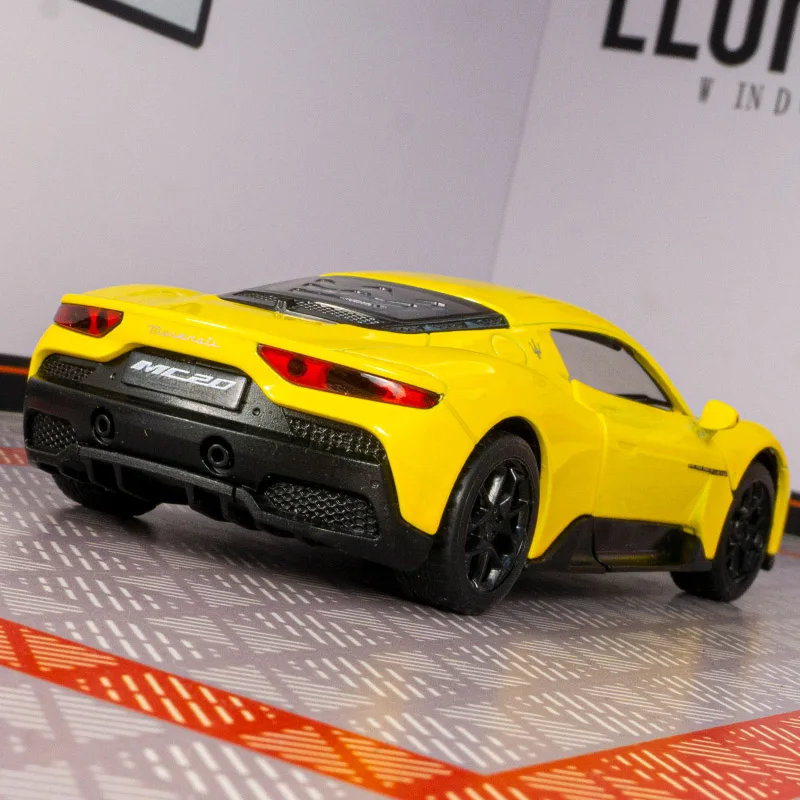 

1:33 Maserati MC20 модель спортивного автомобиля из сплава, украшения для автомобиля, акстооптический детский игрушечный автомобиль, подарок
