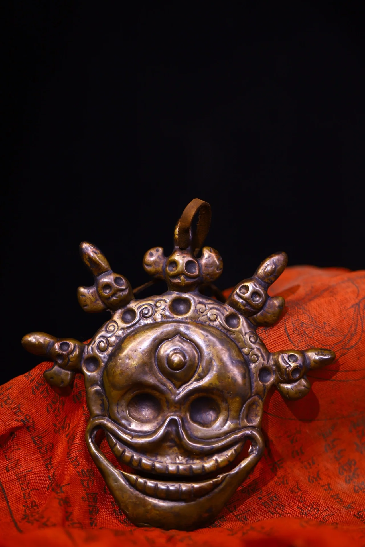 

5"Tibetan Temple Collection Old Bronze Cinnabar Skull Head Buddha Plaque Buddha Head Mask Pendant Amulet Dharam