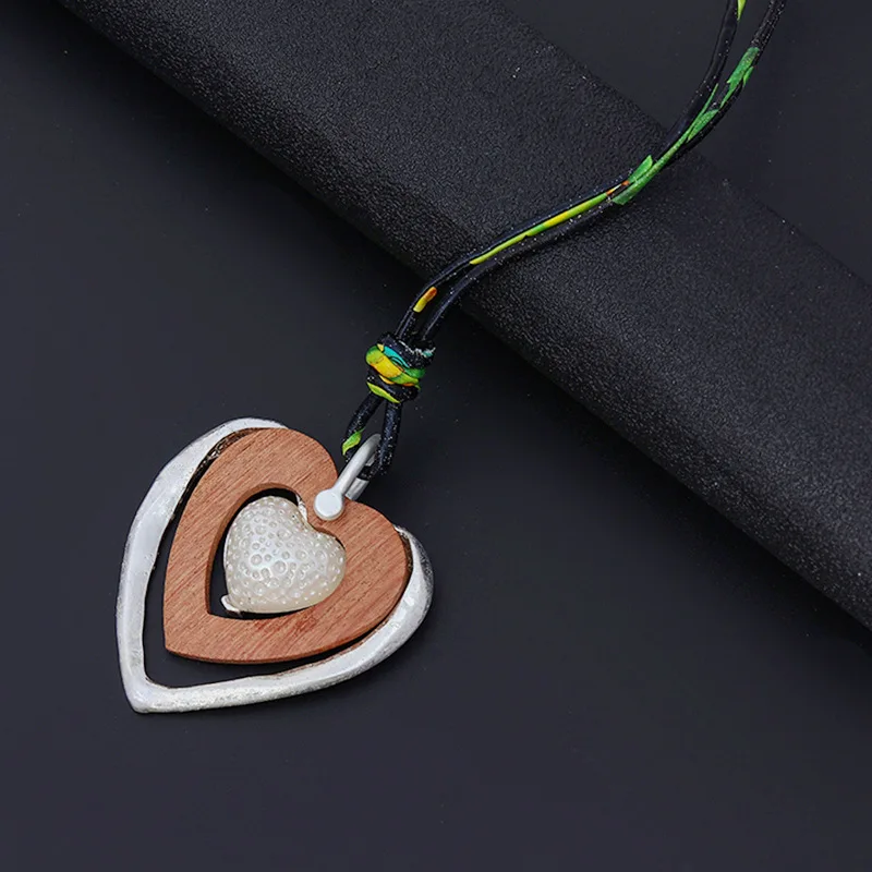 new necklace European and American retro simple love shape high-end ins wind sweater chain female alloy long necklace