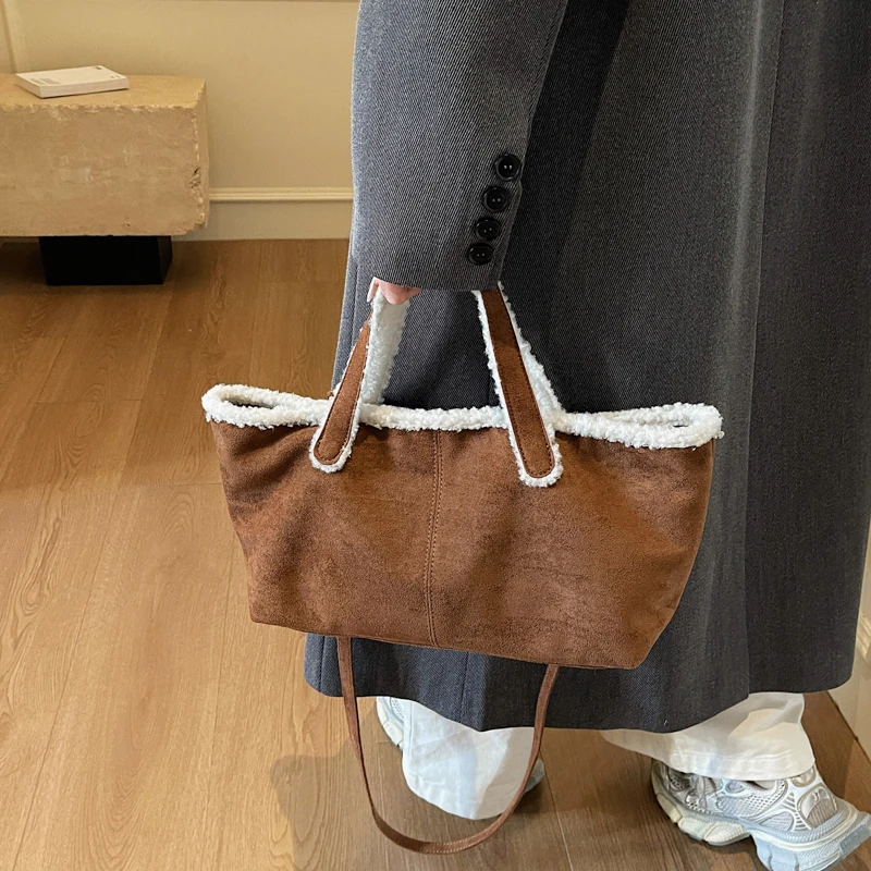 كبير قصير مقبض بولي Leather الجلود بلون حمل الحقائب للنساء 2025 الشتاء السيدات حقيبة كتف الإناث حقائب اليد الرجعية