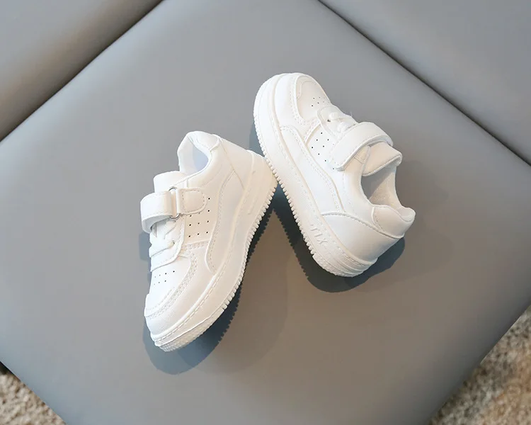 Kinder-Sneaker aus PU-Leder für Frühling und Herbst, leichte, rutschfeste Laufschuhe für Mädchen und Jungen, schlicht, weiche Sohle, bequem – Detail 14