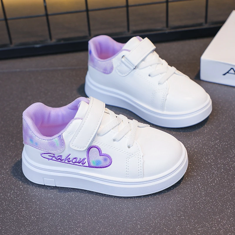 Girls' Love Lace Decorative Platform Casual Shoes Spring and Autumn Fashion Lightweight White Student Running Sneakers.